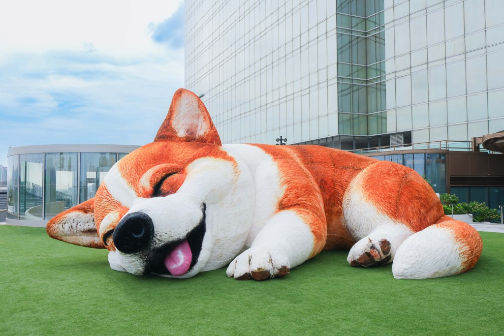 10米闊的 毛絨巨型充氣裝置「Mochi麻糬」坐鎮Mega Sky空中花園中央,so chill!(圖片來源:MegaBox) 10米闊的 毛絨巨型充氣裝置「Mochi麻糬」坐鎮Mega Sky空中花園中央,so chill!(圖片來源:MegaBox)