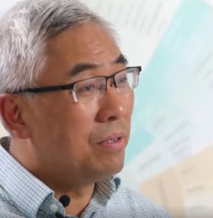 沈樹忠受訪時指是獎項種榮譽。網圖