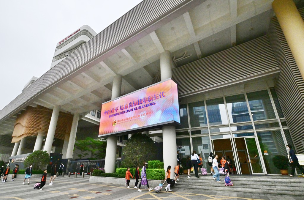 内地试场与香港「异地同考」。