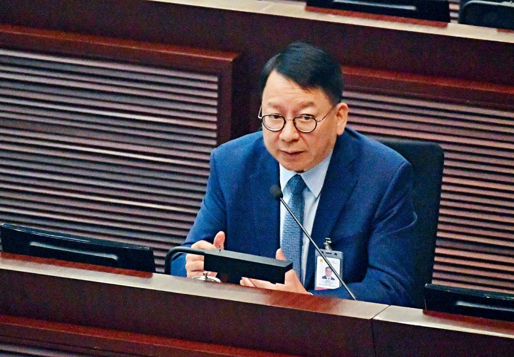 陳國基在立法會「財務委員會會議」討論撥款賑災。