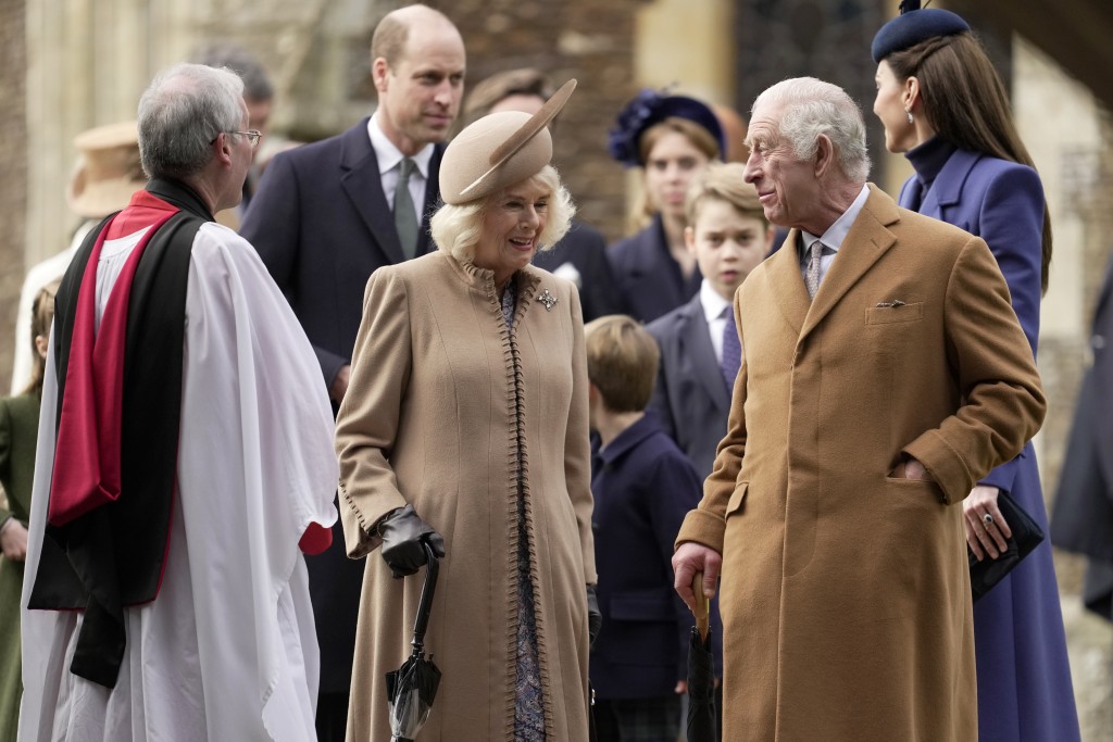 查理斯和皇后卡米拉在桑德靈厄姆過聖誕節。美聯社