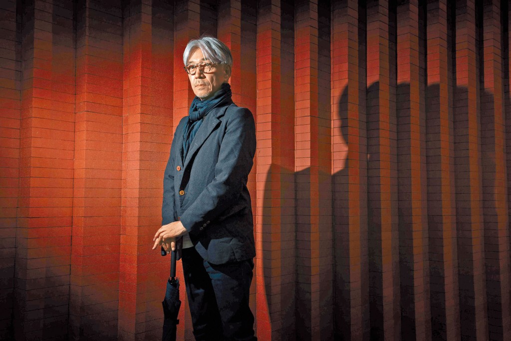 坂本龙一去年于北京木木美术馆，举办大型个展《坂本龙一：观音．听时》。