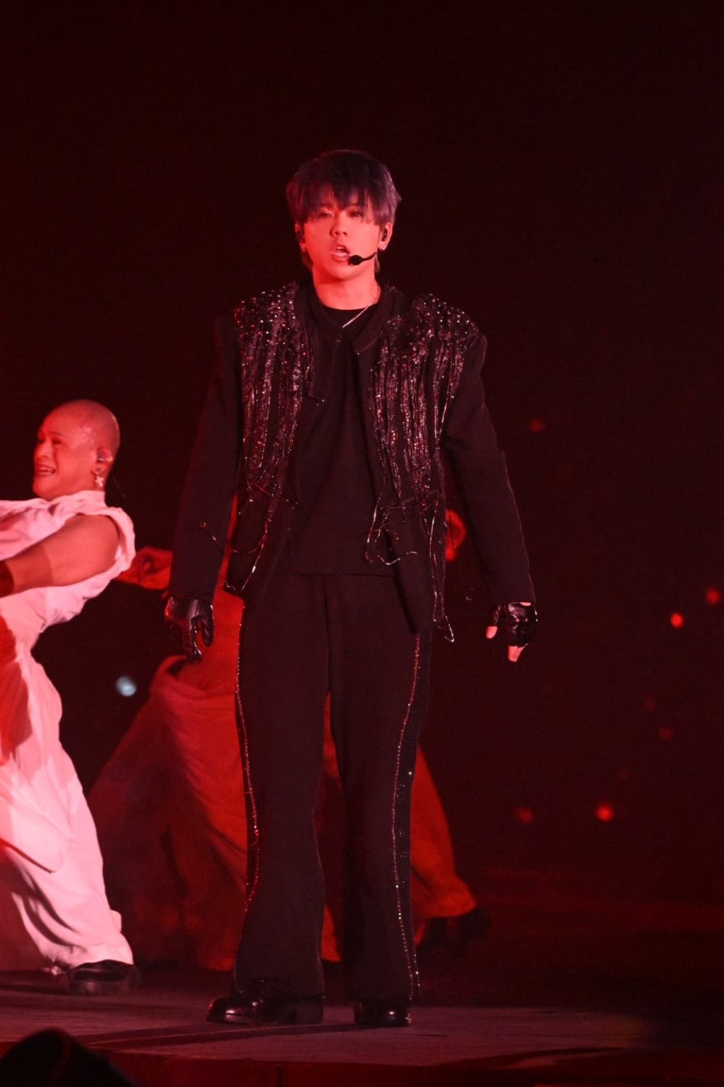 姜濤獻唱新歌《BOULDER》。