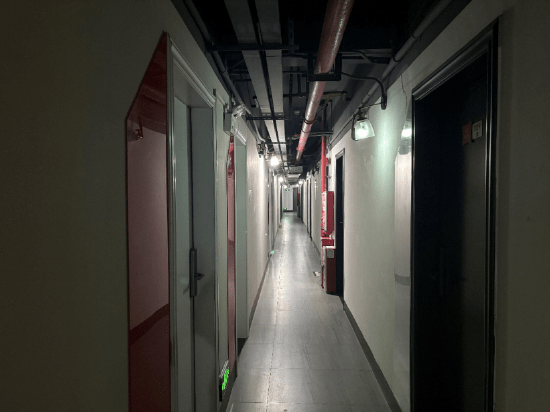 多地的魔方公寓因拖欠租金被業主收回。新浪財經 多地的魔方公寓因拖欠租金被業主收回。新浪財經