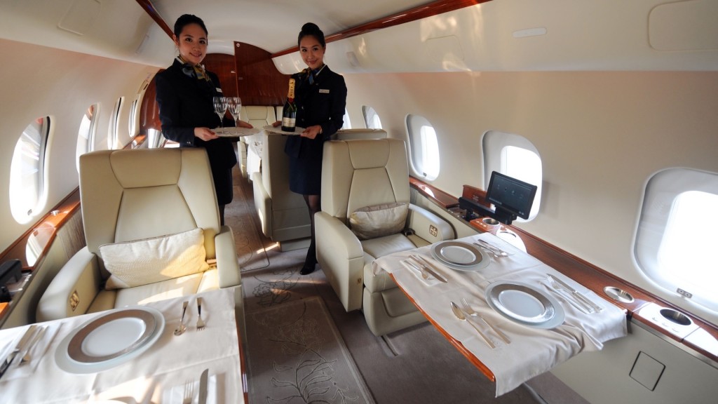 「萊格賽600」（Legacy 600 ）機艙內部配備豪華舒適，美食與影音設備一應俱全。 中央社