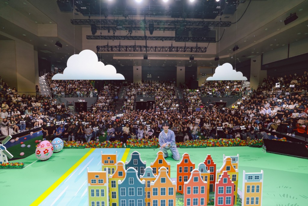 Ian宠粉︰“想同hellosss欧洲草地结婚!” Ian宠粉︰“想同hellosss欧洲草地结婚!”