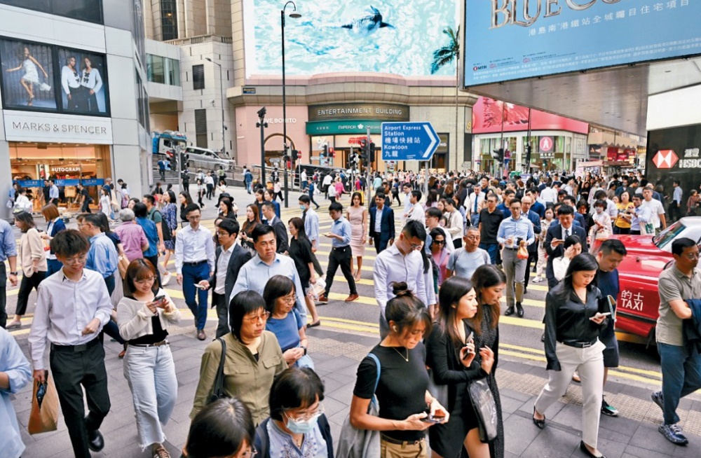 有人建议强积金“松绑”置业。资料图片 有人建议强积金“松绑”置业。资料图片