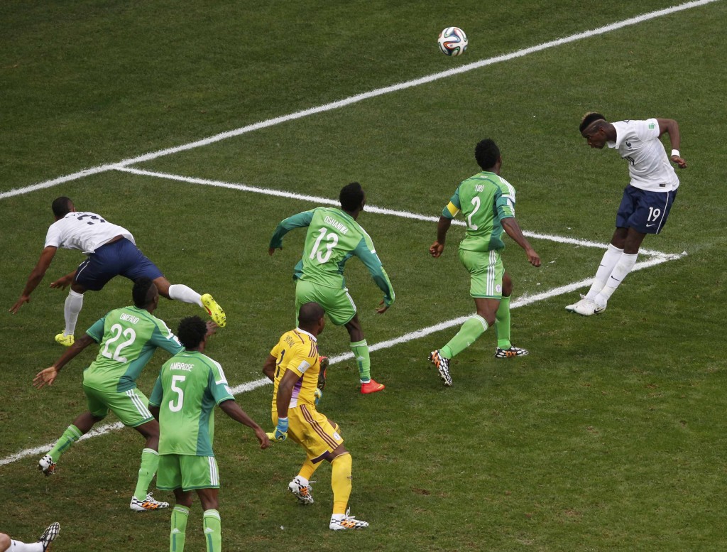 一四年世盃十六強，法國以2:0擊敗尼日利亞，是千禧年後首度於世盃擊敗非洲球隊，然而此仗高雄雞同樣是苦戰。法國的控球率不但只得五成三，連十三次埋門亦只比對手多四次，最靠保羅普巴於下半場七十六分鐘才打開紀錄，再因對手攻入烏龍球才得以贏2:0。Reuters資料圖片