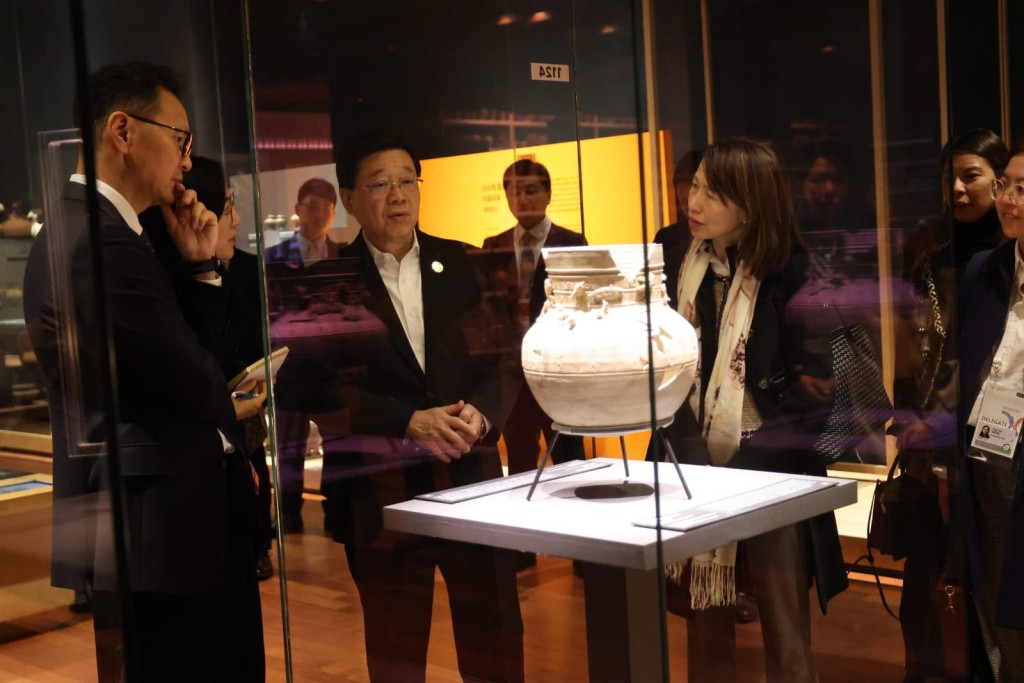 日前,李家超亦和團隊抽空前往國立慶州博物館。李家超fb圖片 日前,李家超亦和團隊抽空前往國立慶州博物館。李家超fb圖片