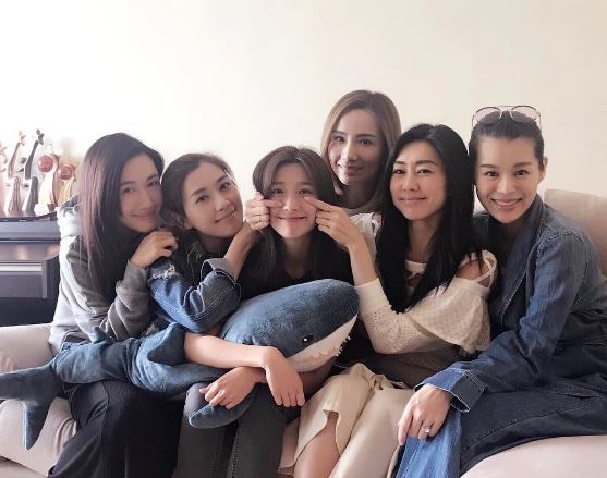 日前開會,姚子羚十足女主角,疑似好事近。