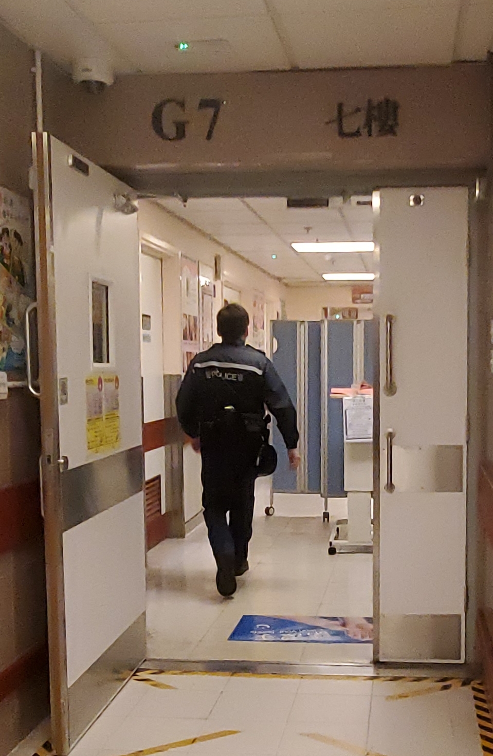 現時仍有警員看守。