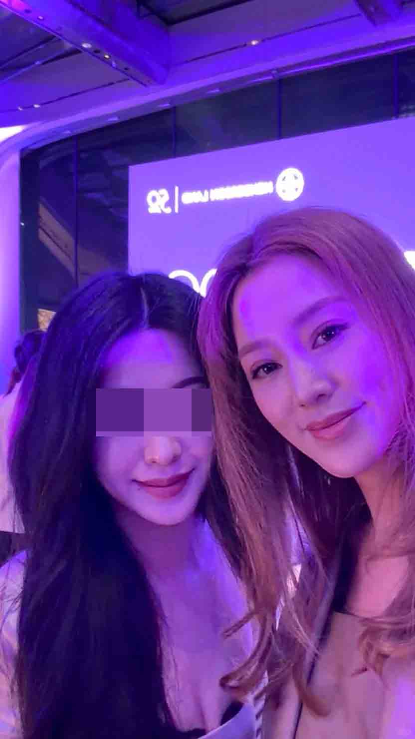 豪門闊太徐子淇現身母校UCL校慶，與師妹互動曝光真實人品獲讚親民。