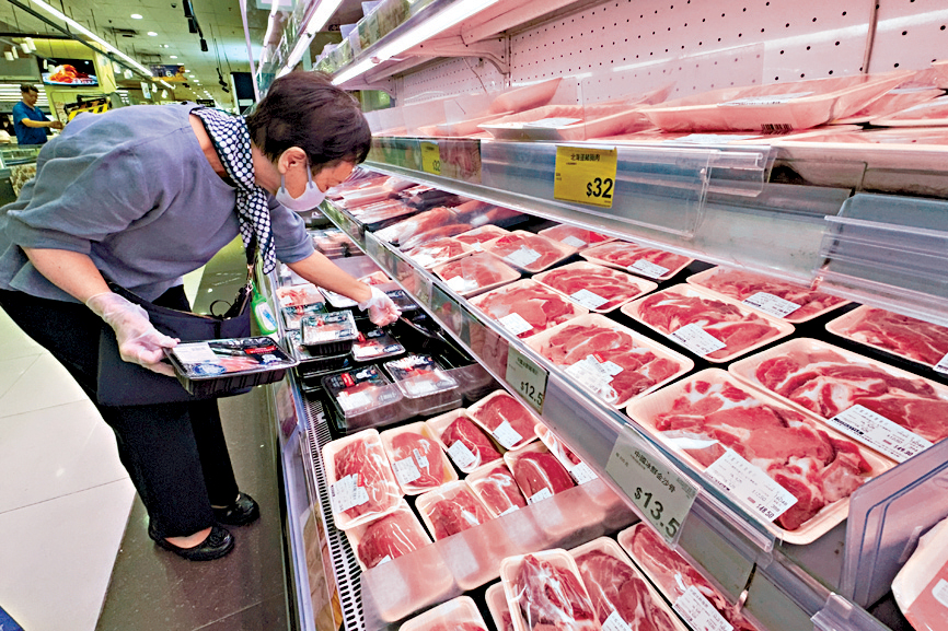 年輕或雙職家庭較常到超市買餸。