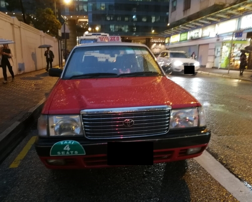 涉案的士。警方圖片