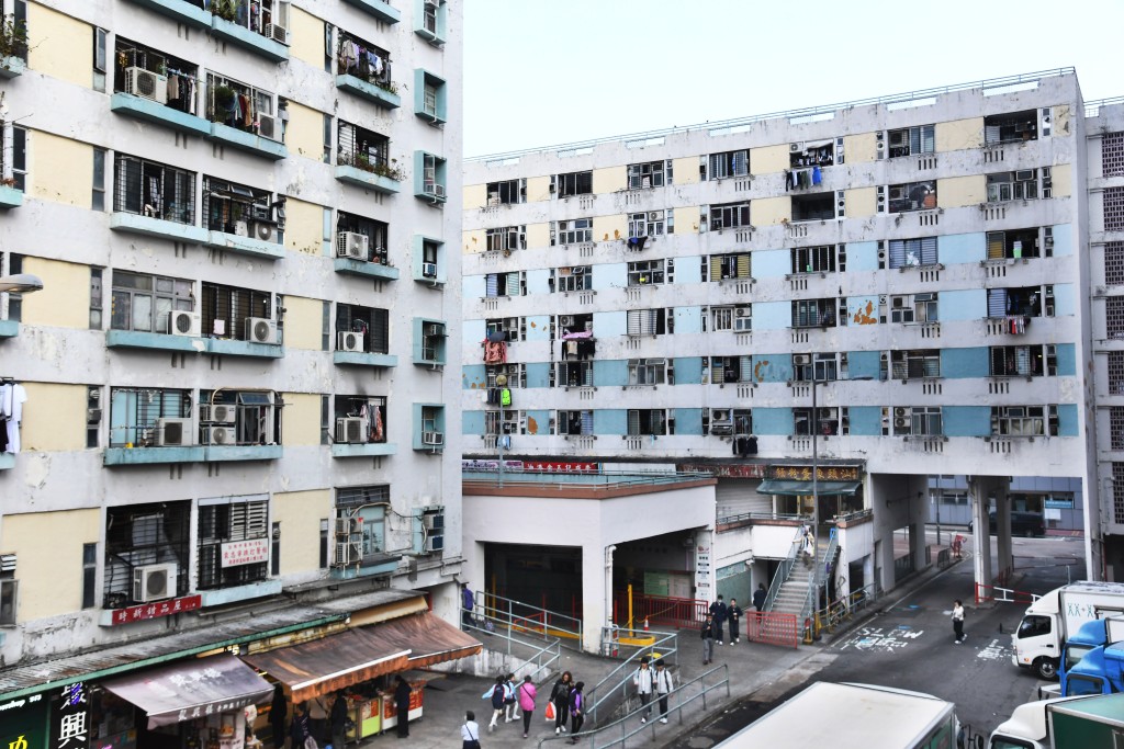 2026年第一季入住傳統公屋的一般申請共有約4,400宗，較上一季的約7,400宗下降約四成。資料圖片