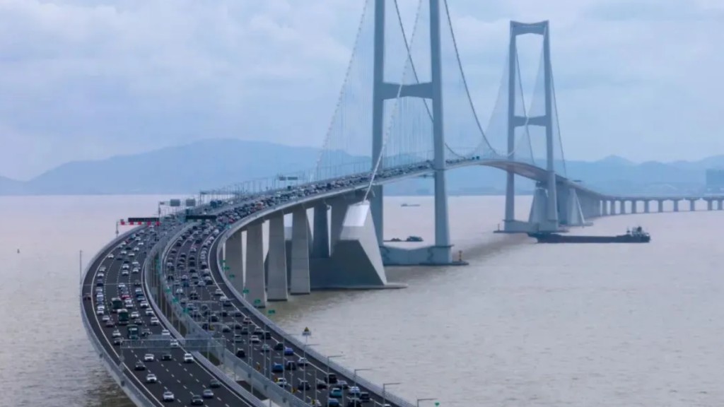 國慶假期，深中通道日車流量創新高。