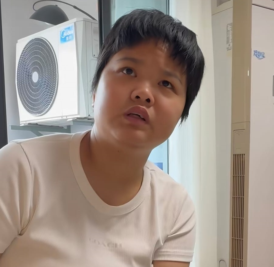 李亚鹏回捐两份¥9.9万予胡心瑶。李亚鹏@小红书