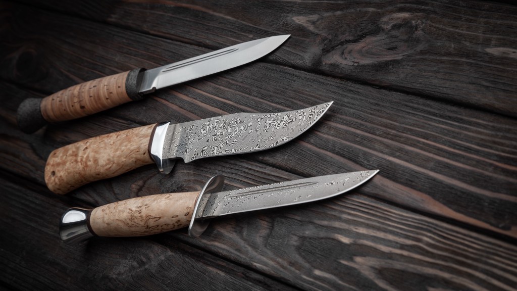 日本唐津市無業男手口並用帶3把刀出街，形迹可疑令人聯想起《海賊王》主要角色：三刀流劍客卓洛。 iStock示意圖