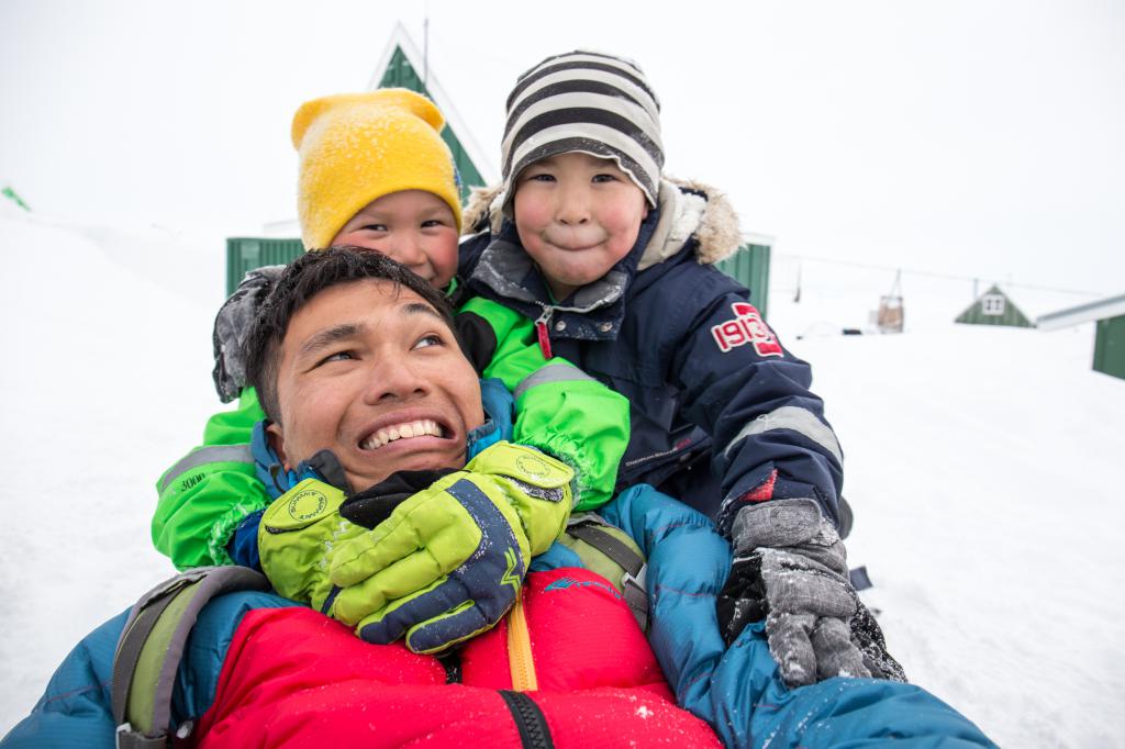 張偉賢曾寄住格陵蘭家庭3個月，與當地孩子結成好友。 受訪者提供