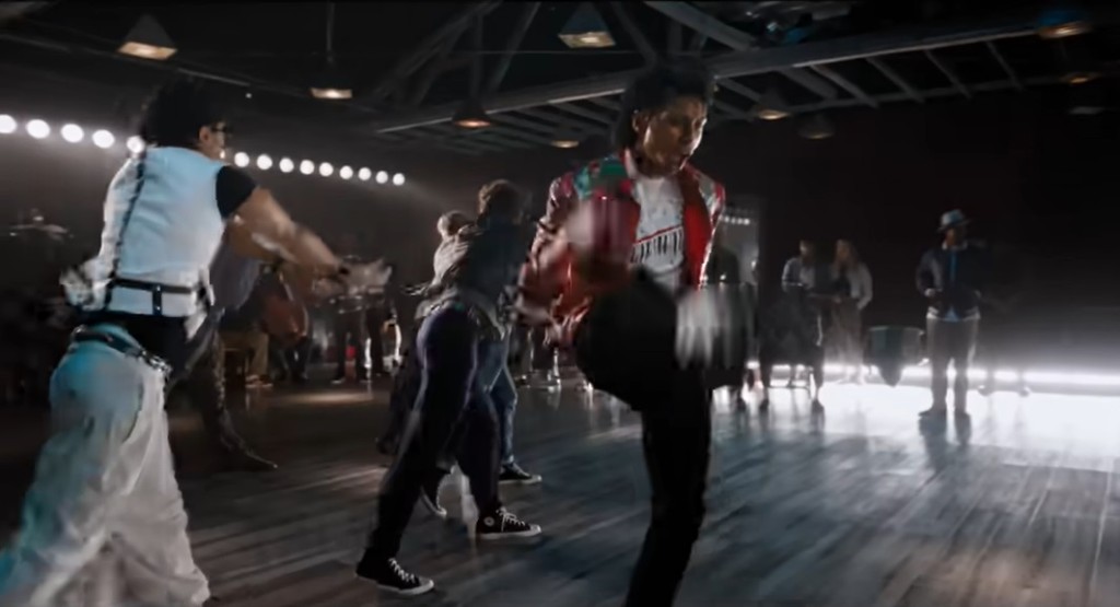 Jaafar重現MJ名作《Billie Jean》的歌舞場面。 Jaafar重現MJ名作《Billie Jean》的歌舞場面。