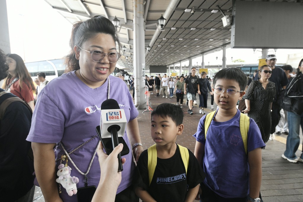 李女士帶同兩名分別9歲及8歲的兒子到深圳3日。