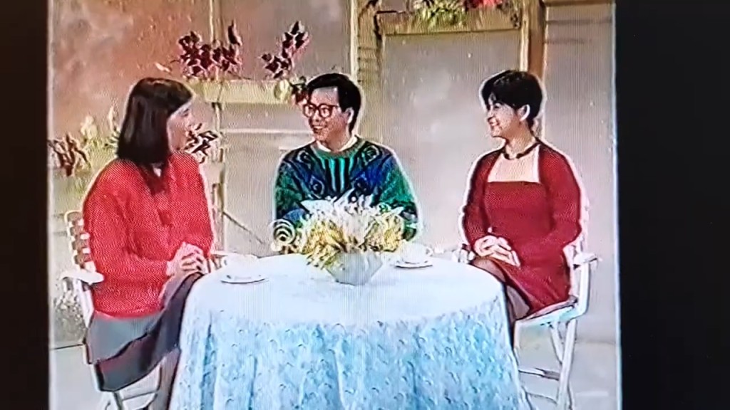 潘芳芳（右）曾做《香港早晨》主持。