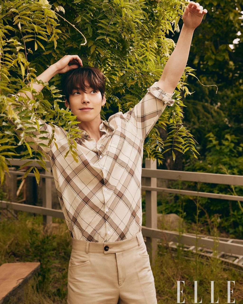 31歲都仲咁童顏。(ELLE KOREA圖片)