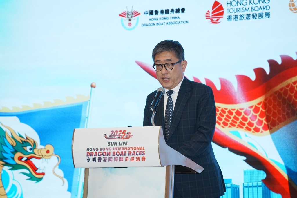 程鼎一表示,今年旅發局推陳出新,將香港國際龍舟邀請賽化身成日夜龍舟嘉年華。汪旭峰攝 程鼎一表示,今年旅發局推陳出新,將香港國際龍舟邀請賽化身成日夜龍舟嘉年華。汪旭峰攝