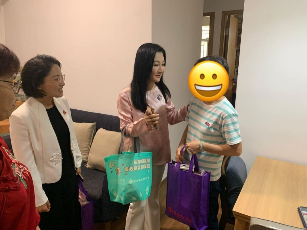 政圈耳語,中西區委任區議員、港島婦女聯會主席金玲有意參選港島西直選。(金玲fb圖片) 政圈耳語,中西區委任區議員、港島婦女聯會主席金玲有意參選港島西直選。(金玲fb圖片)