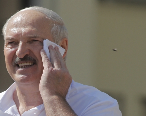 白俄罗斯总统卢卡申科态度软化，称愿意修宪后交出权力，并举行大选。AP图片