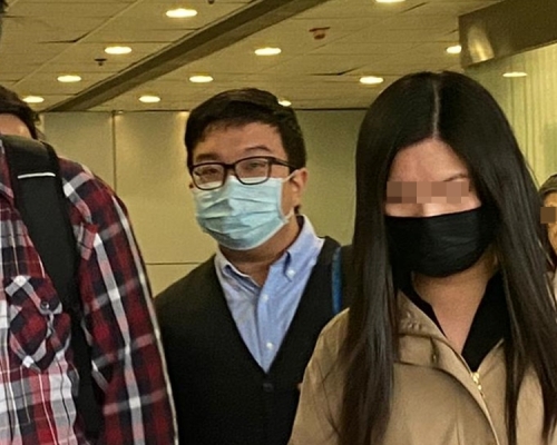 被告周敏(中)。 資料圖片