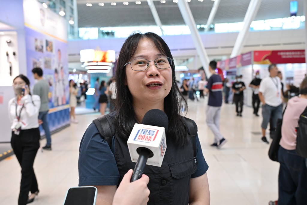 李小姐表示，多年專注照顧家庭，希望趁子女長大重新投入社會。