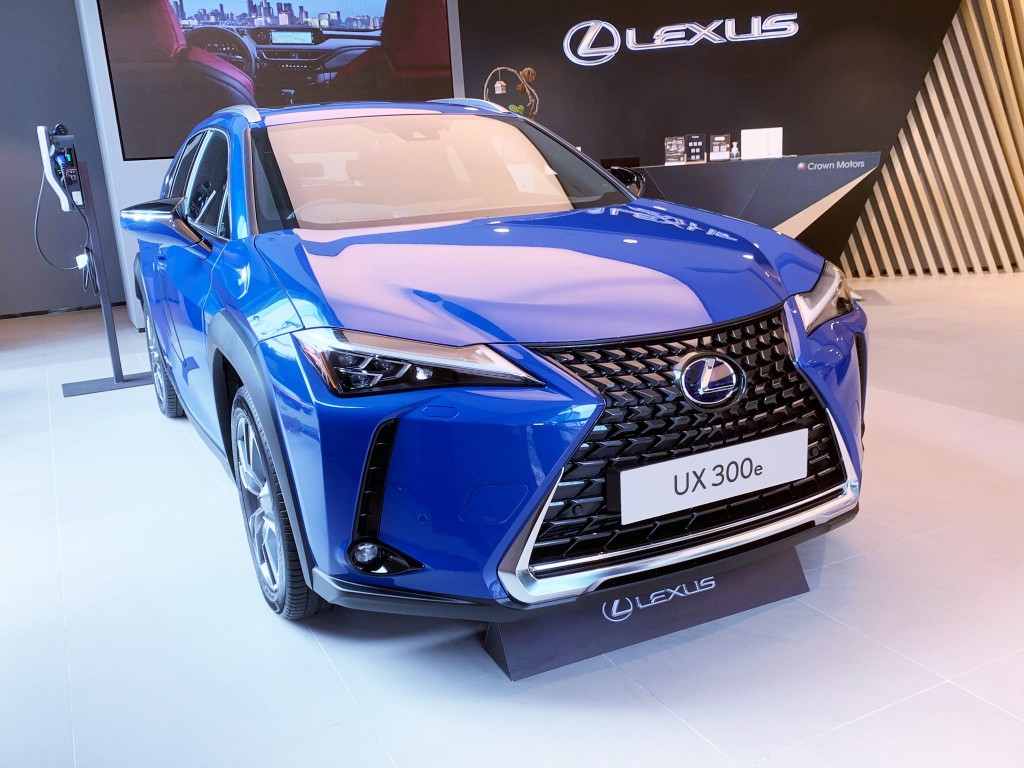 凌志NX300e電動車今天(12月18日)起在九龍灣專店首展。
