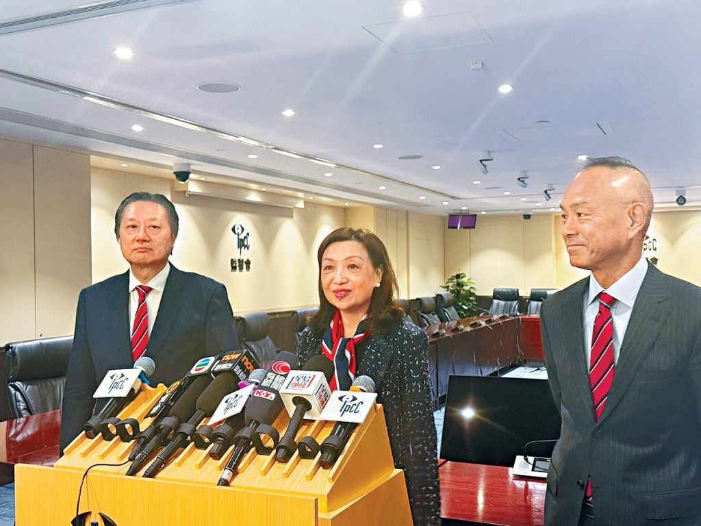 監警會昨日舉行公開會議，(左起)陳正欣、主席王沛詩及梅達明均有出席。   