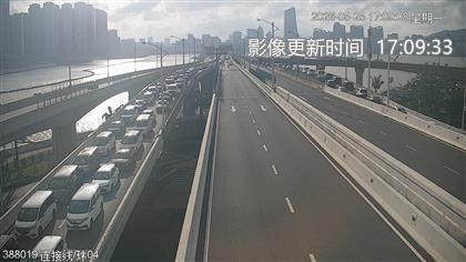 港珠澳大橋自下午開始出現車龍。港珠澳大橋珠海口岸網站圖片 港珠澳大橋自下午開始出現車龍。港珠澳大橋珠海口岸網站圖片