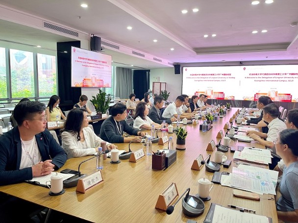 岭大校董会到访华南理工大学广州国际校区，双方举行座谈会。岭大提供