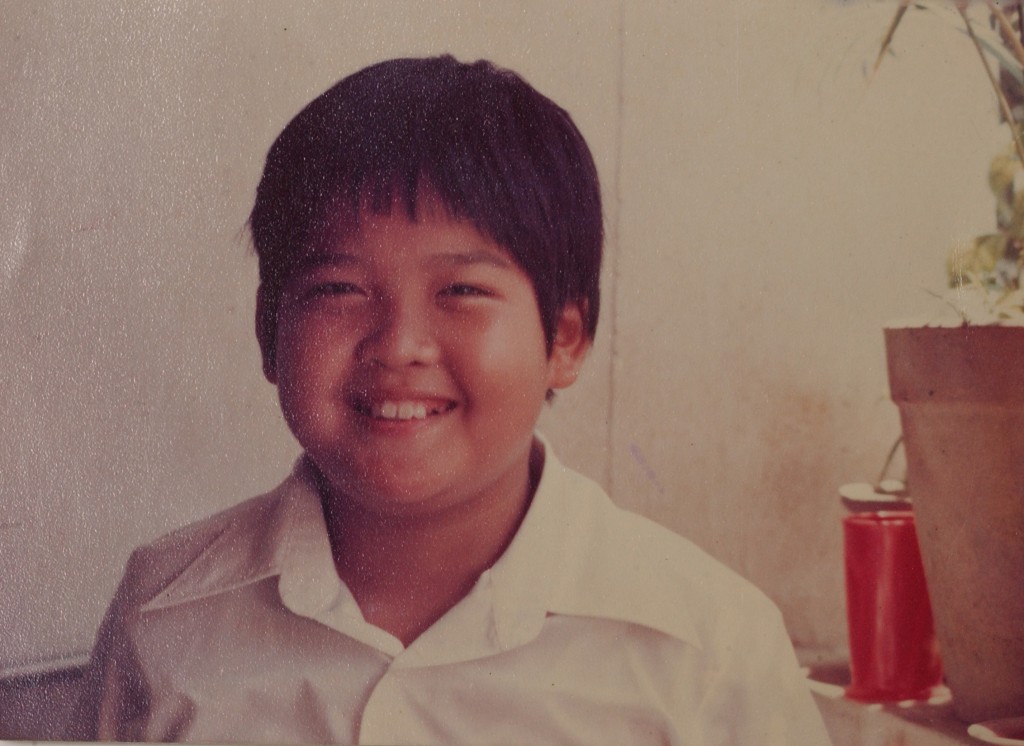 郑启泰曾分享童年照。