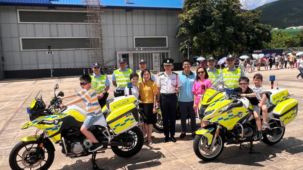 警方舉辦南區道路安全運動嘉年華,吸引逾2千人參與。警方提供