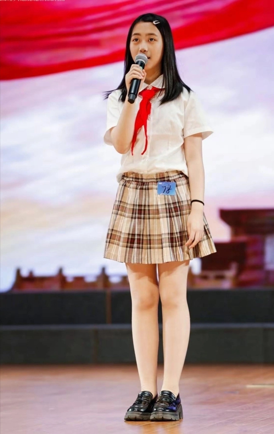 滬13歲女不懂編程，卻以AI自製「陪讀神器」大受歡迎，奪全國賽季軍。