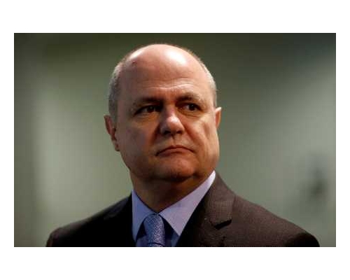 法国内政部长勒鲁今天请辞。路透社