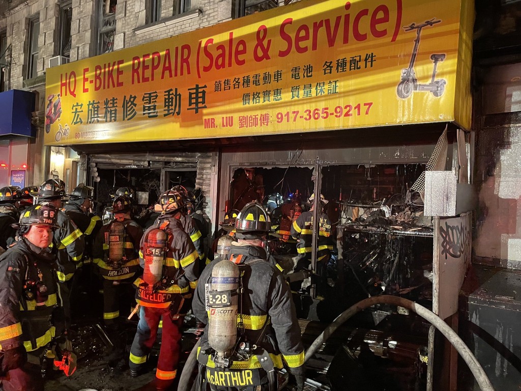 大批消防趕至將火救熄。紐約消防twitter