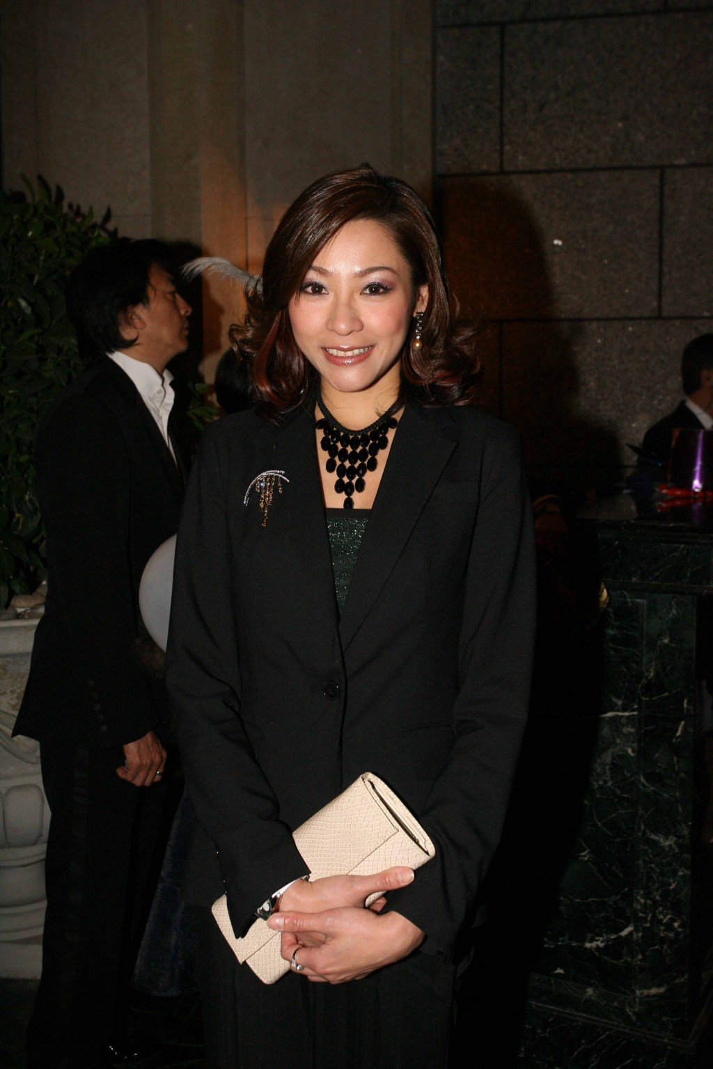 陸詩韻於2007年被指跟富豪曾文能去日本旅遊。