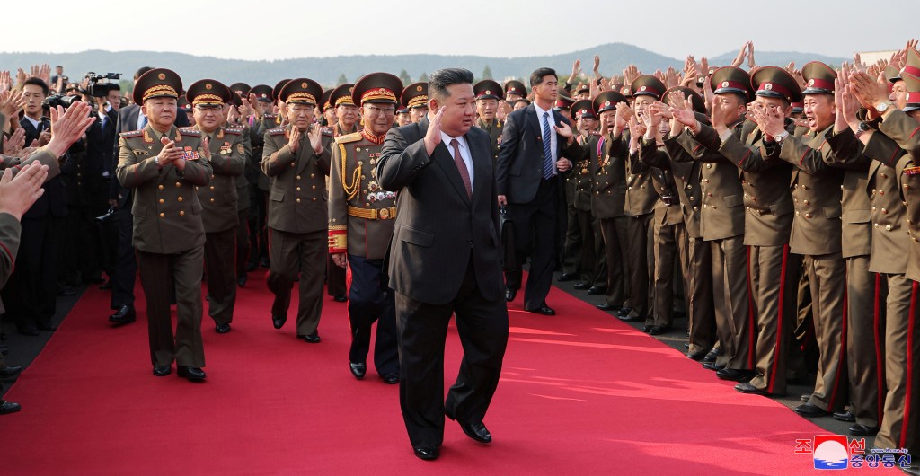 金正恩出席國防綜合大學建校60周年慶祝活動。路透社