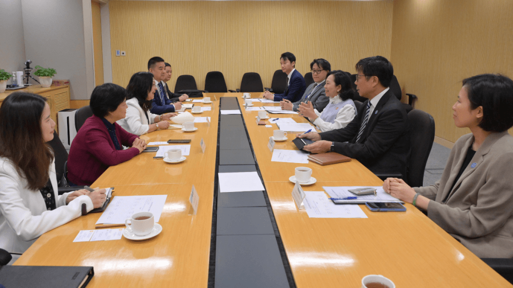 民青局局長麥美娟與四川省人民政府港澳事務辦公室主任張濤會面。