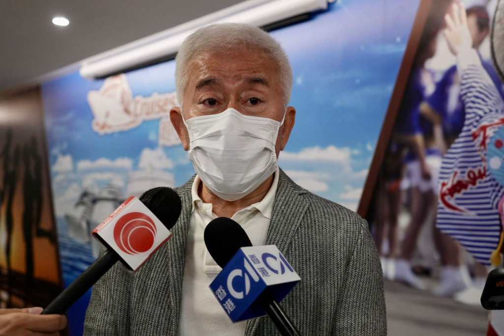 東瀛遊執行董事禤國全預計，因為航空公司運力不足，香港赴日旅客若要恢復至疫情前，最少需要一年時間。