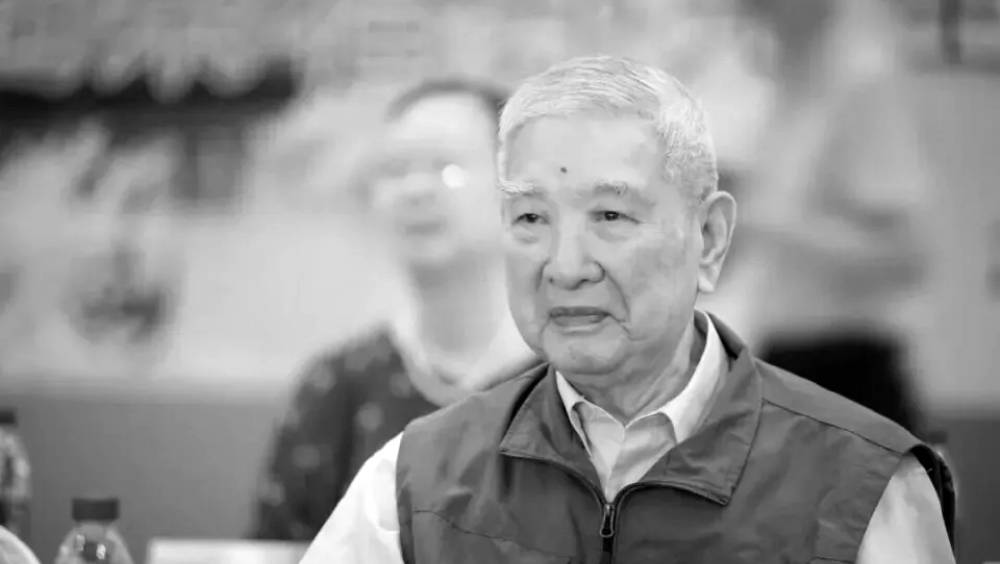 宗福邦曾深入研究粵語的音韻結構。