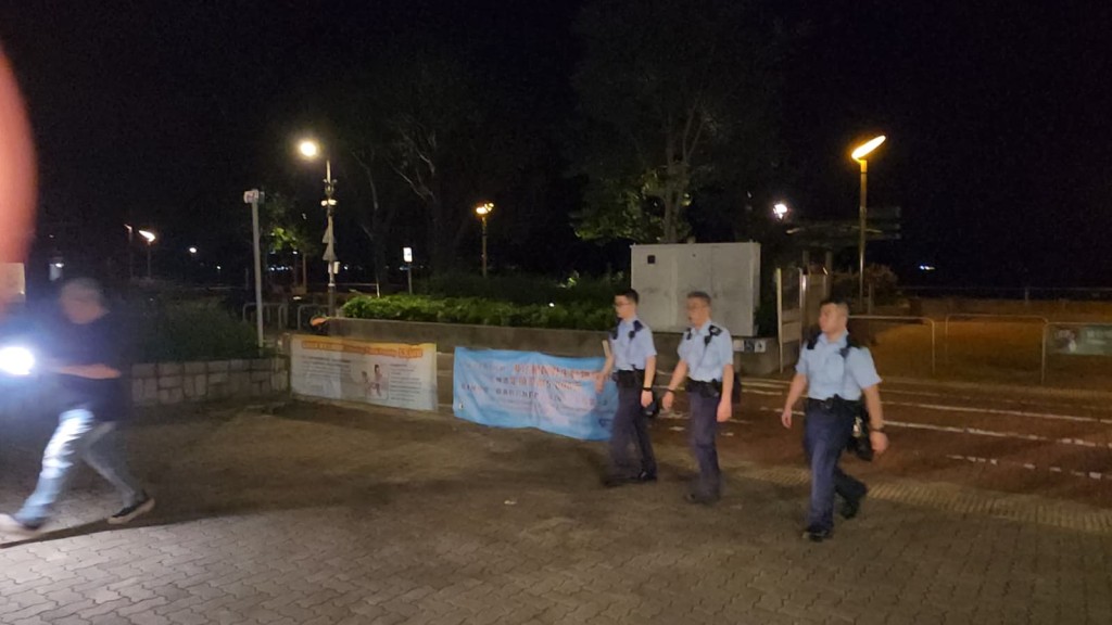 警員接報到場調查。黎志偉攝