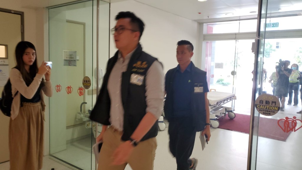 探員到醫院了解情況。