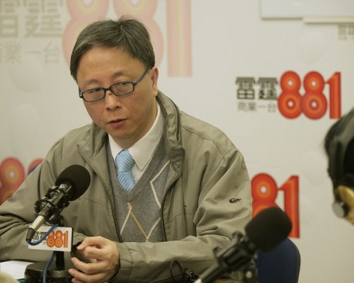 何柏良指即使有人因疫苗不良反應而索償,不代表疫苗不安全。資料圖片