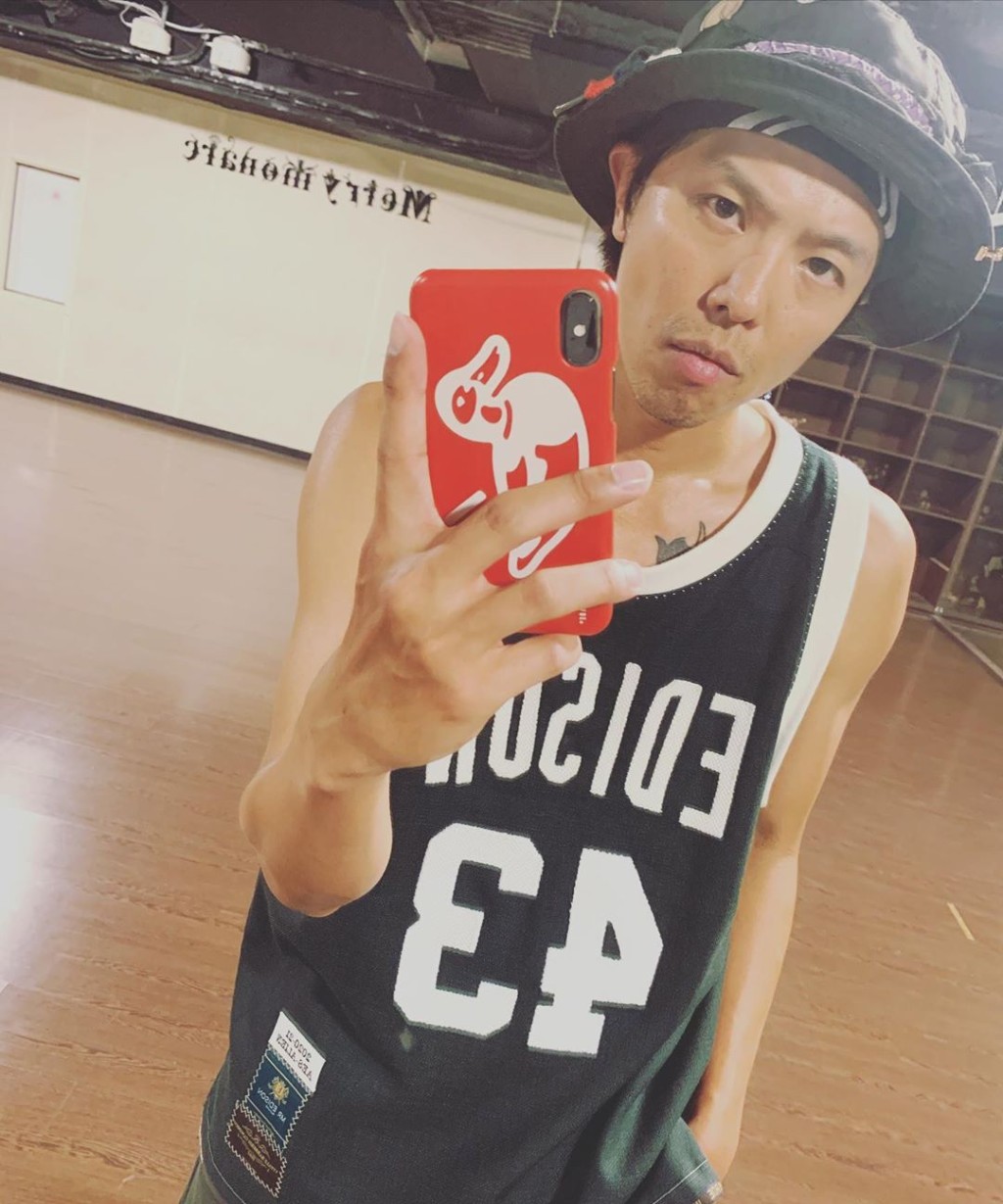 小鬼今晨被發現陳屍於北投家中。